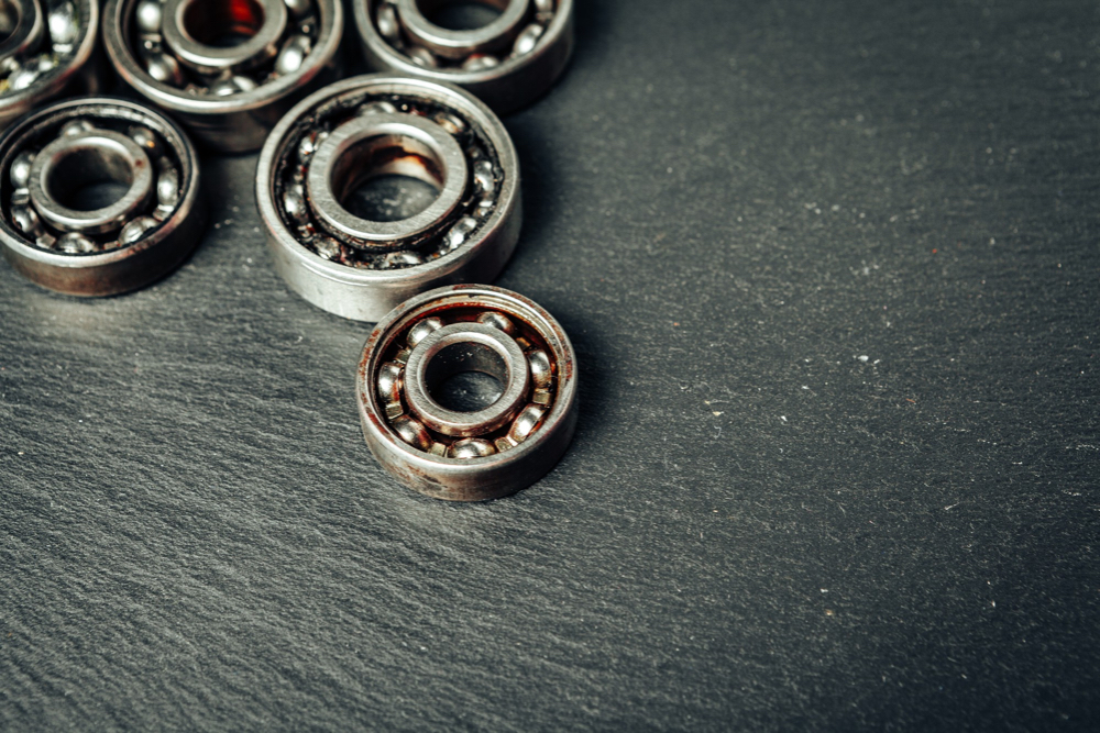 Jak wydłużyć żywotność łożysk?